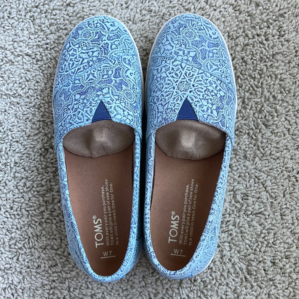 TOMS Avalon, blue tile suede, size 7, NWT